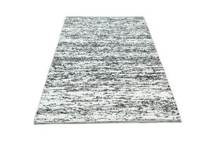 5x8 Hand Made Woolen Chunky and Soft Black and Ivory Area Rug | BER1