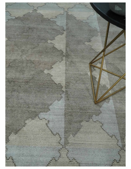 8x10 Silver and Gray Ikat design Handmade Art Silk Area Rug