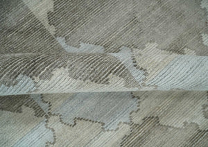 8x10 Silver and Gray Ikat design Handmade Art Silk Area Rug