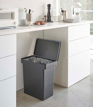 Airtight Rolling Trash Can