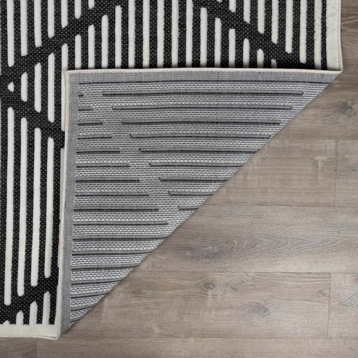 Anah Black Durable Rug