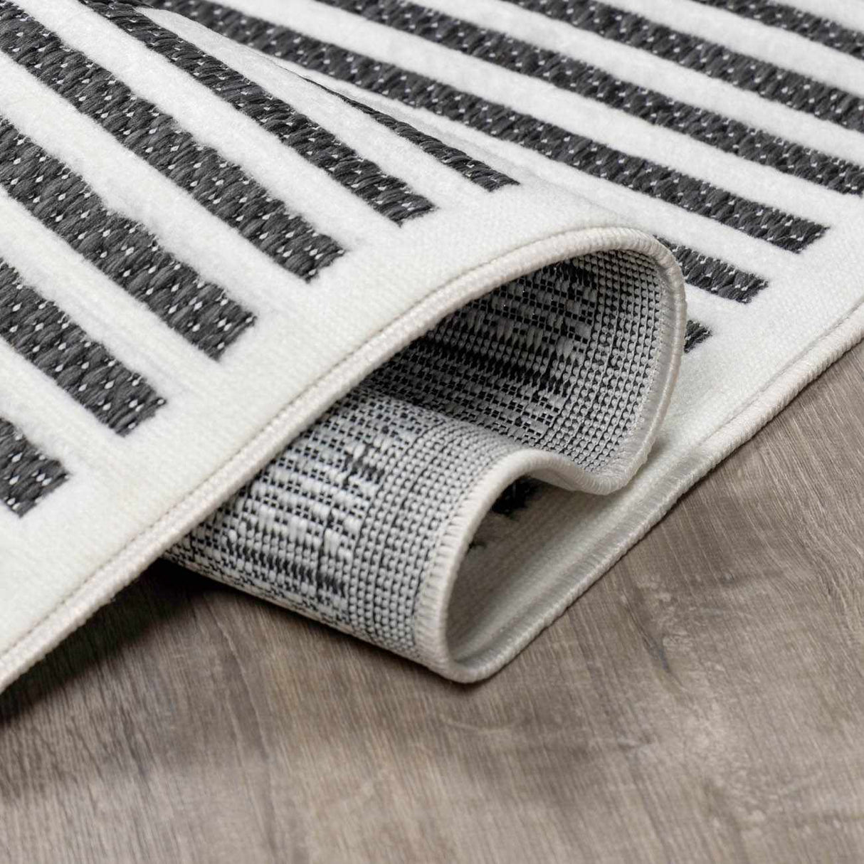 Anah Black Durable Rug