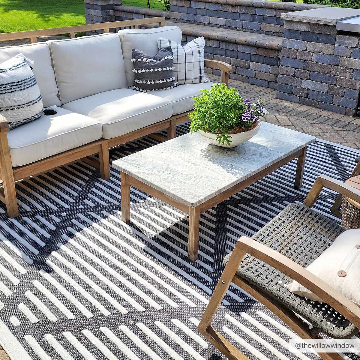 Anah Black Durable Rug