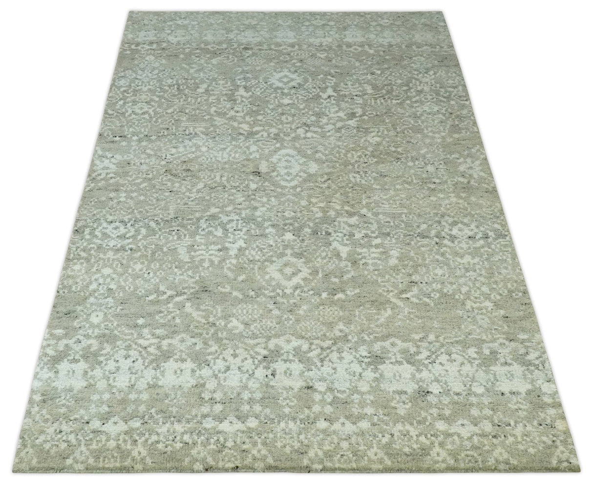 Antique style Ivory and Beige Hand Knotted Traditional Design 5x8 wool Area Rug