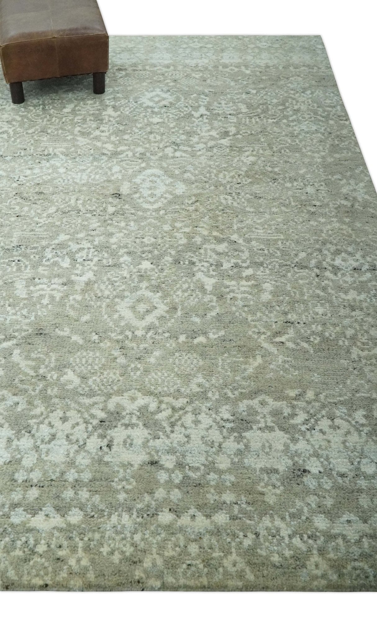 Antique style Ivory and Beige Hand Knotted Traditional Design 5x8 wool Area Rug