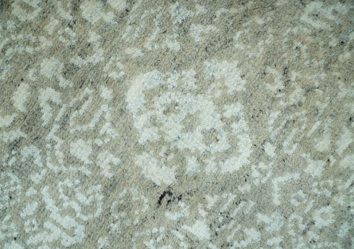 Antique style Ivory and Beige Hand Knotted Traditional Design 5x8 wool Area Rug