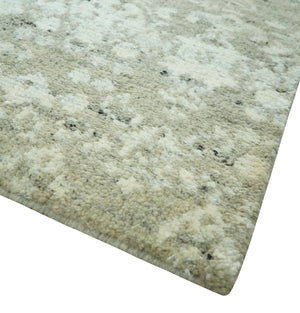 Antique style Ivory and Beige Hand Knotted Traditional Design 5x8 wool Area Rug