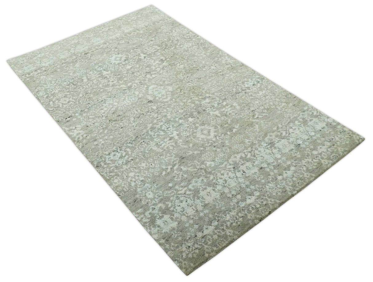 Antique style Ivory and Beige Hand Knotted Traditional Design 5x8 wool Area Rug