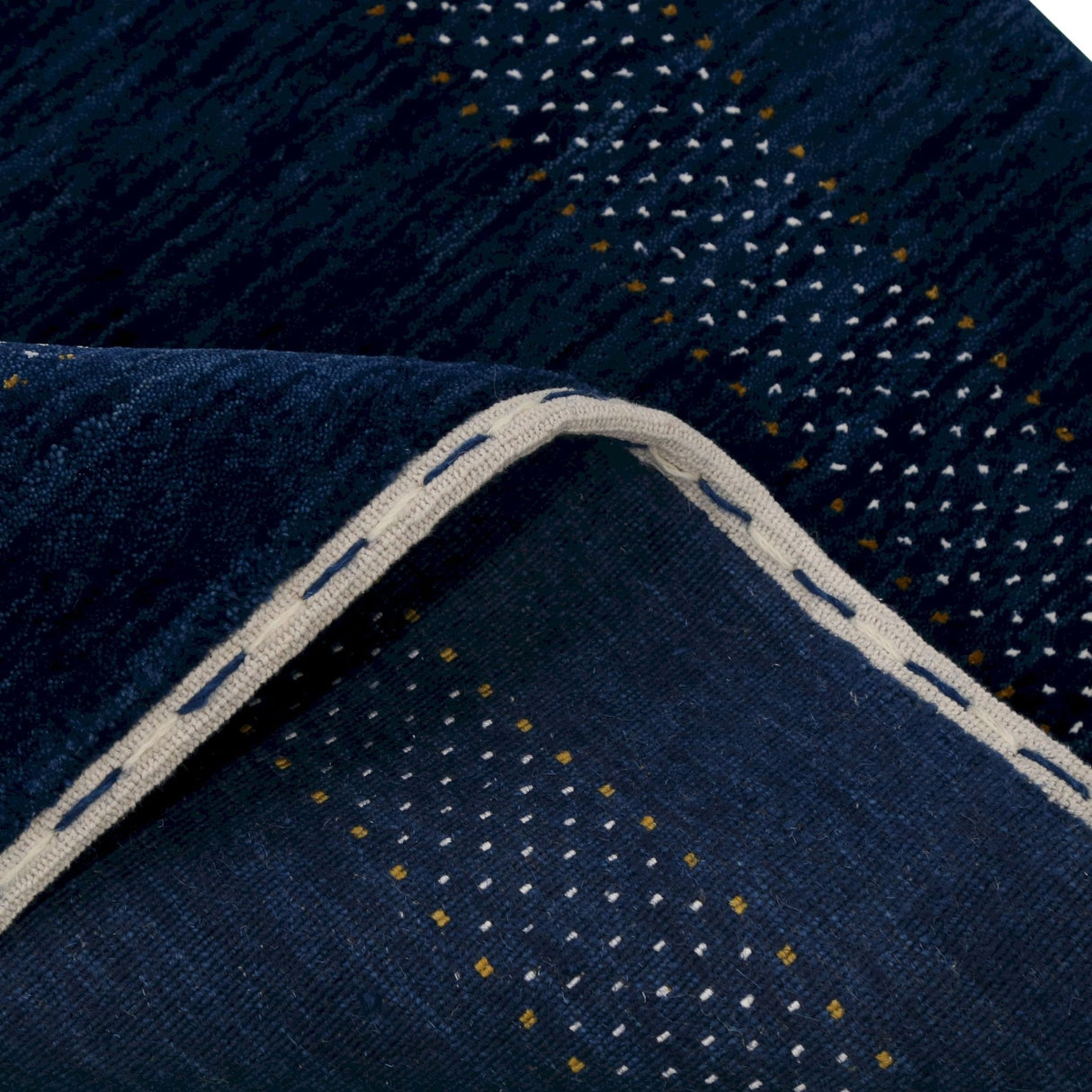 Blue And White Center Pattern Design Hand Loomed Wool Area Rug