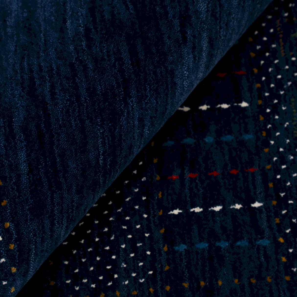 Blue And White Center Pattern Design Hand Loomed Wool Area Rug