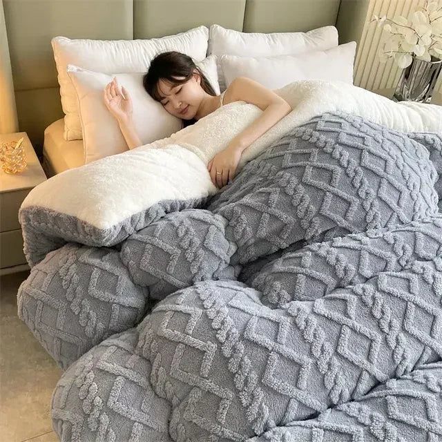 Chantilly Weighted Comforter