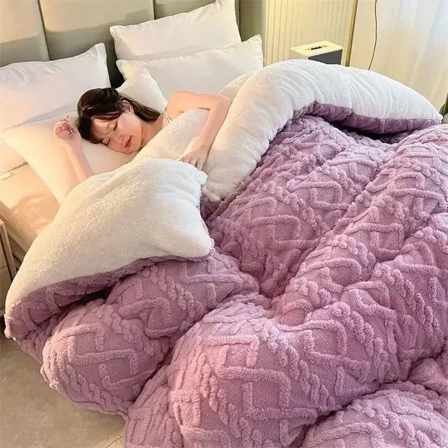 Chantilly Weighted Comforter