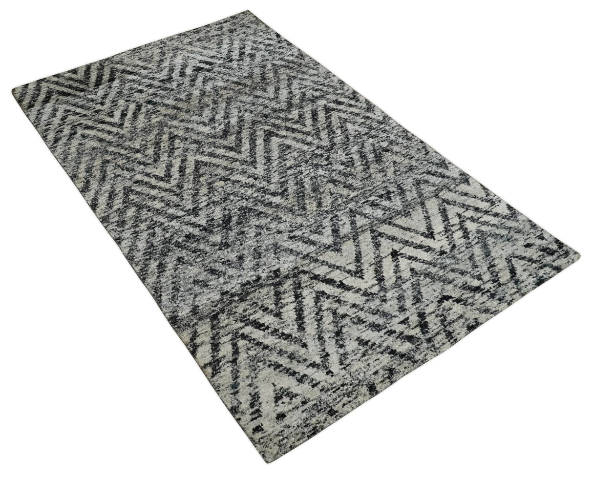 Chevron Silver and Black Shaded Scandinavian 5x8 Bamboo Silk Flatwoven Area Rug | HL36