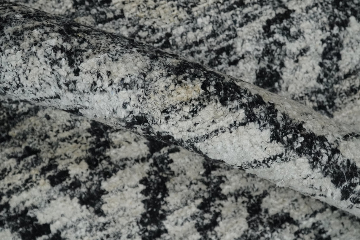 Chevron Silver and Black Shaded Scandinavian 5x8 Bamboo Silk Flatwoven Area Rug | HL36