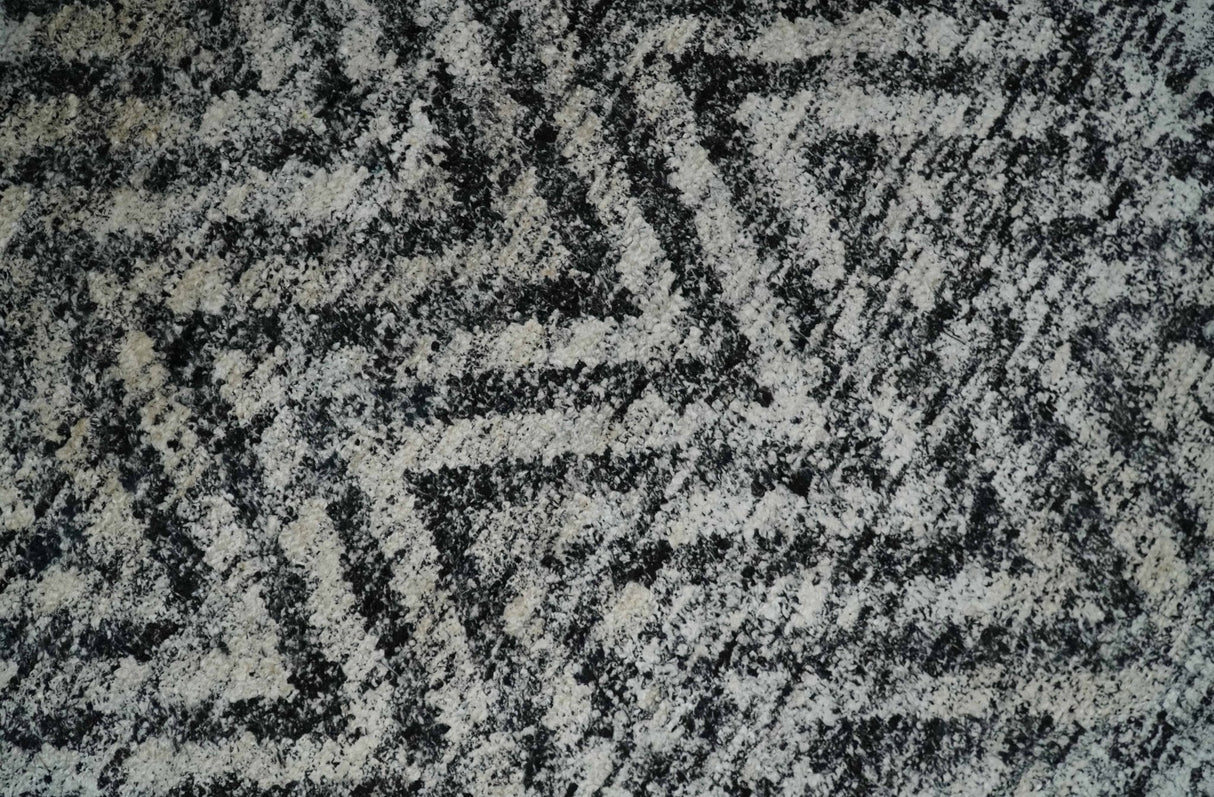 Chevron Silver and Black Shaded Scandinavian 5x8 Bamboo Silk Flatwoven Area Rug | HL36