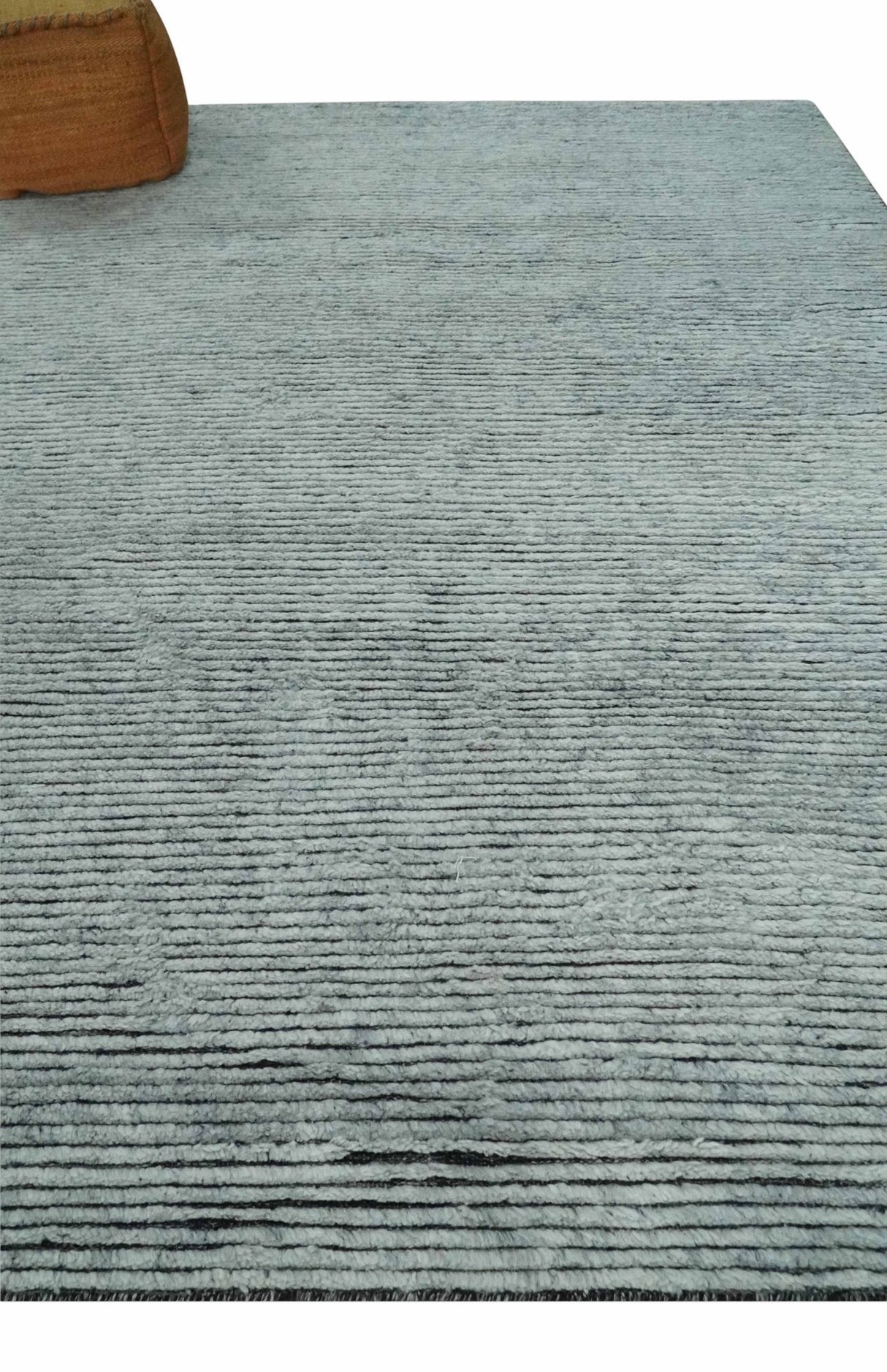 Contemporary look Gray Hand knotted loop Cut 8x10 wool Area Rug
