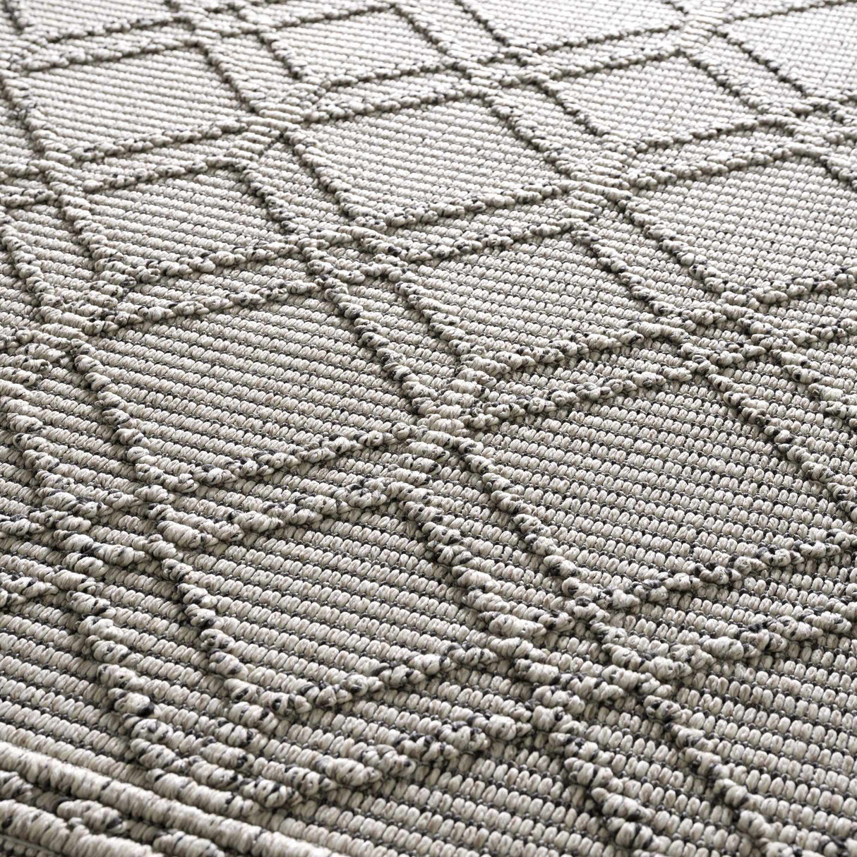 Diah Bone Textured Trellis Rug