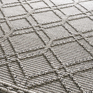 Diah Bone Textured Trellis Rug