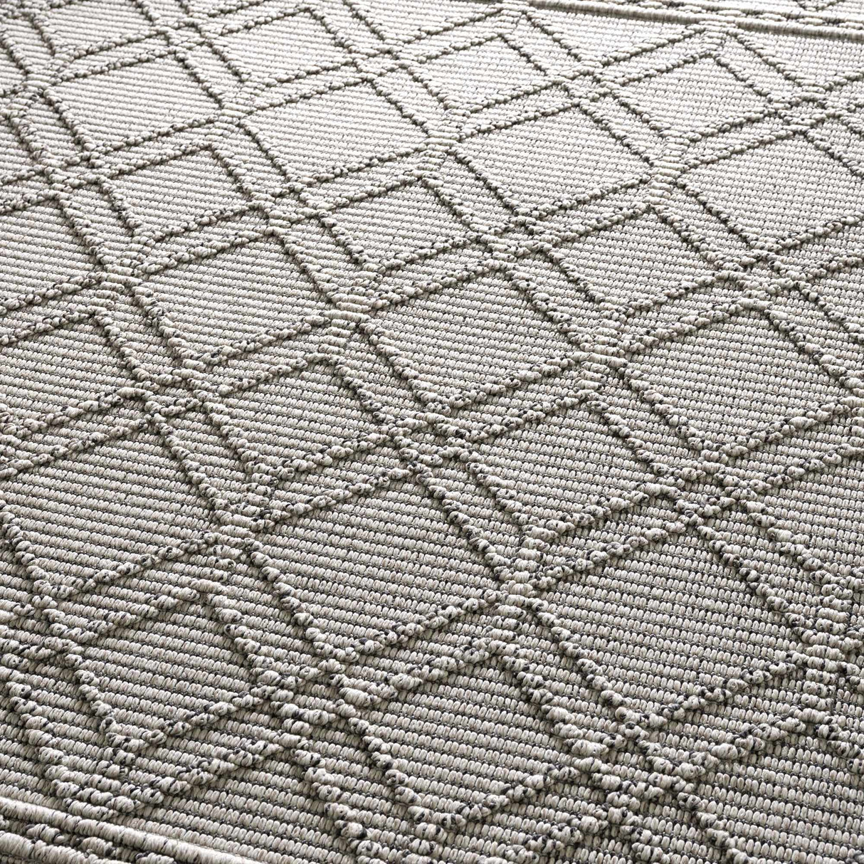 Diah Bone Textured Trellis Rug