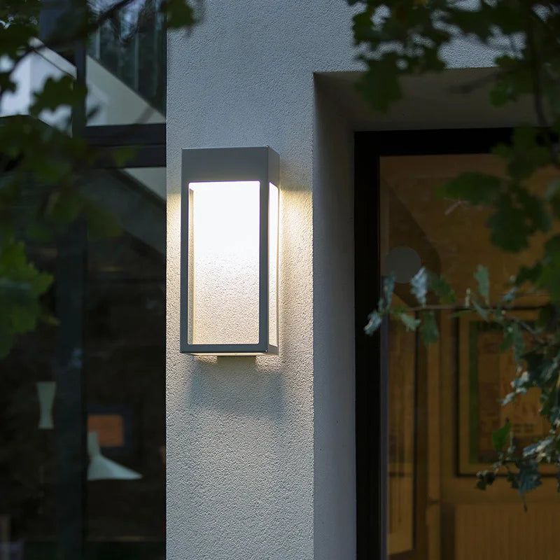 Dinan Outdoor Wall Lamp