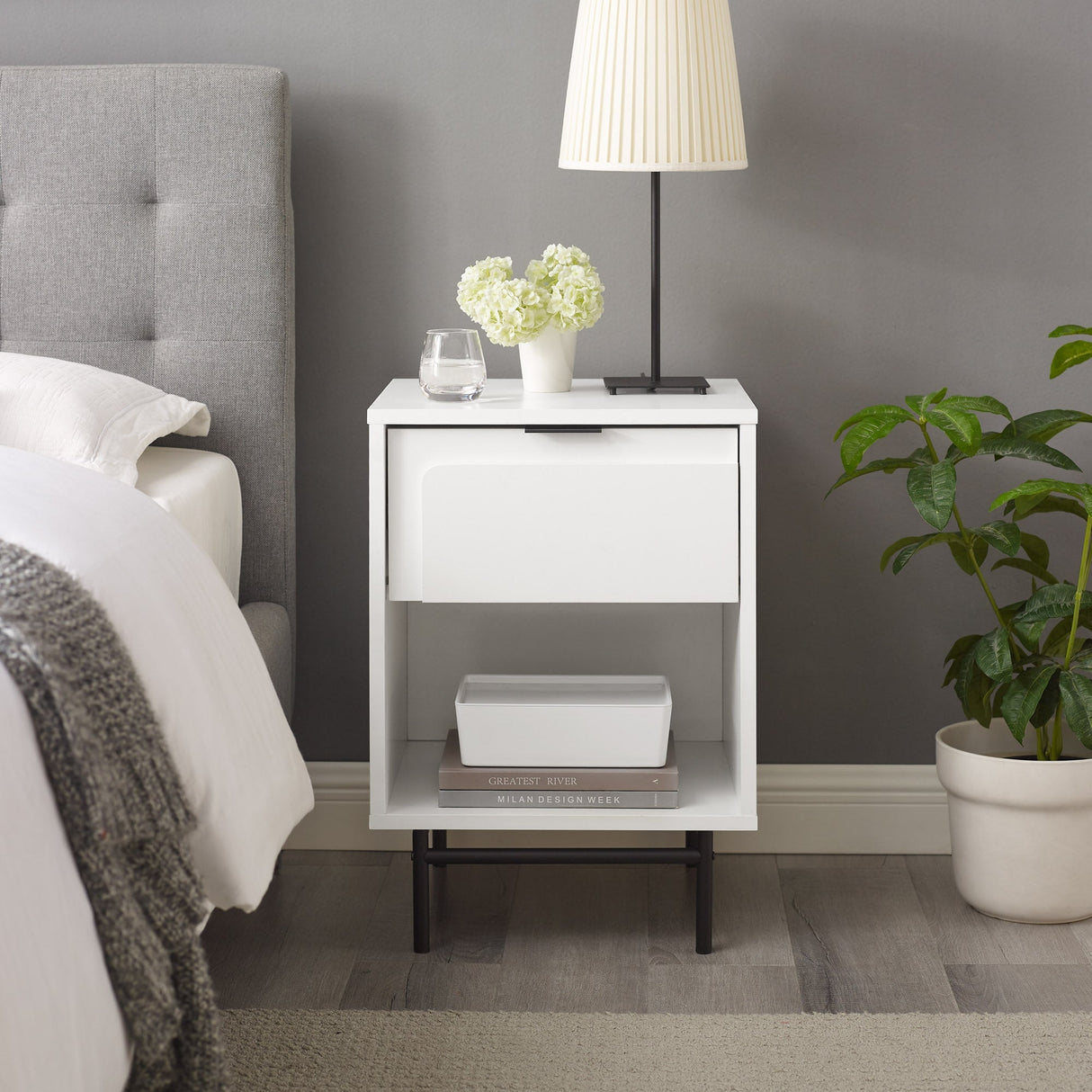 Evelynn 18" Contemporary Nightstand