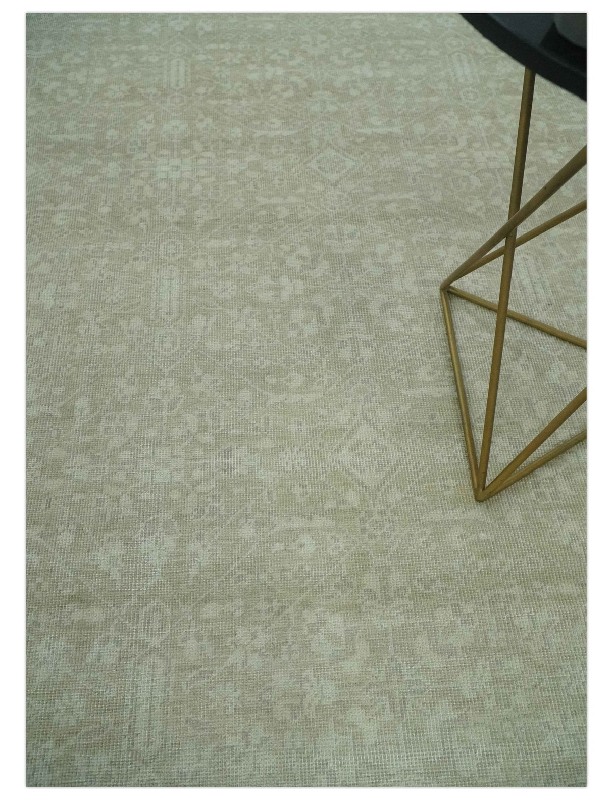 Fine Antique Design Ivory and light Olive Traditional Hand Knotted 8x10 wool area Rug