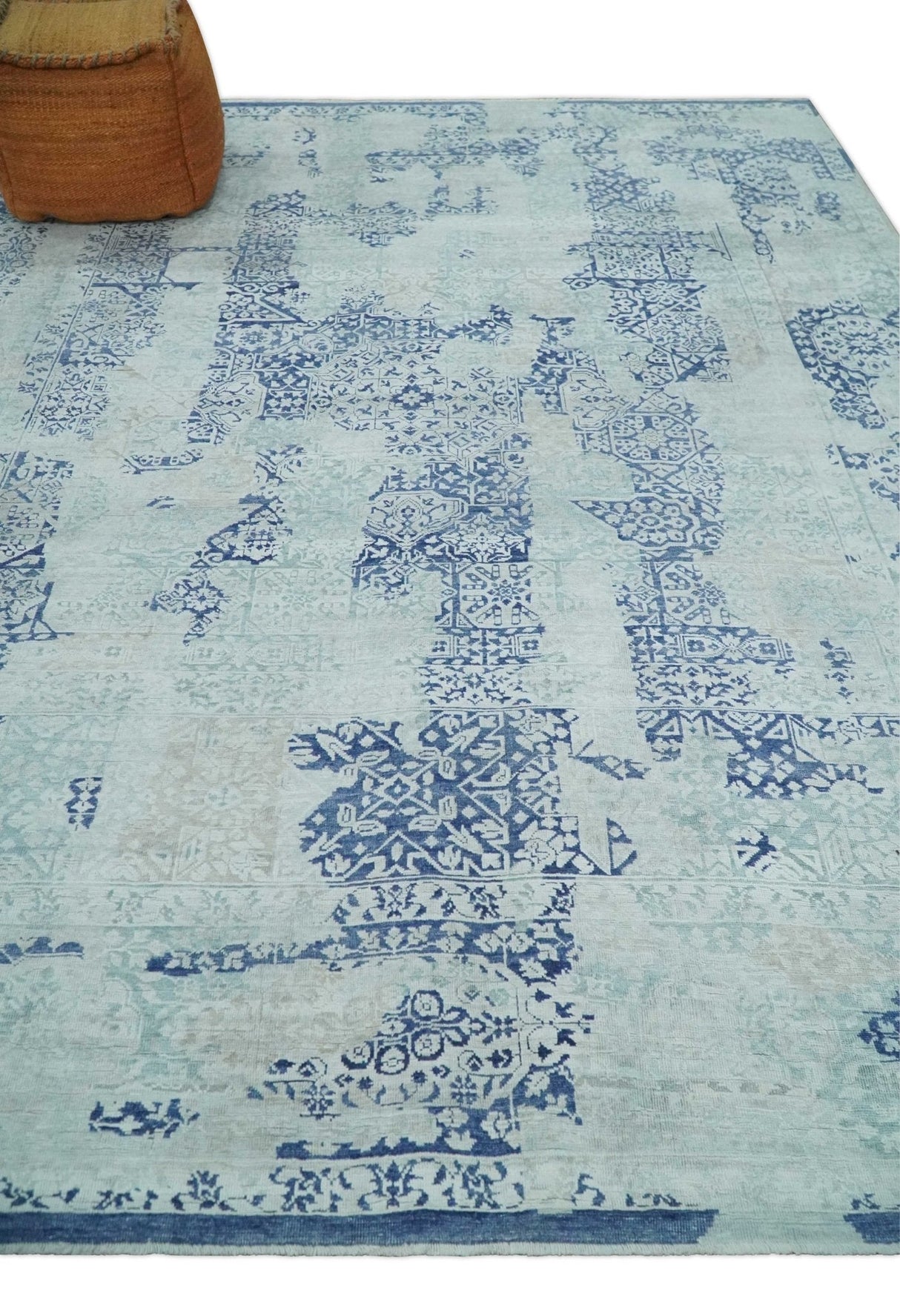 Fine Antique Design Silver, Light Teal and Blue transitional Hand Knotted 8x10 wool and Art Silk area Rug