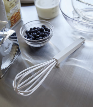 Floating Whisk - Silicone + Nylon