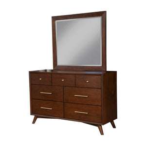 Flynn Dresser, Walnut