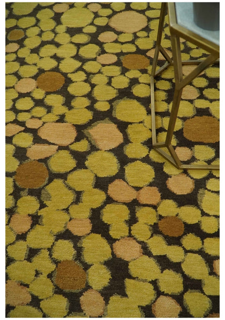 Gold and charcoal Dot 5.6x7 Hand loom wool and art silk Area Rug
