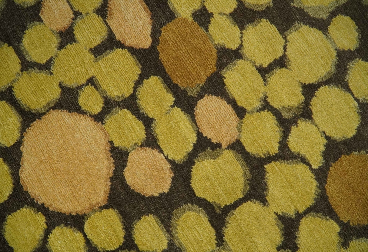 Gold and charcoal Dot 5.6x7 Hand loom wool and art silk Area Rug