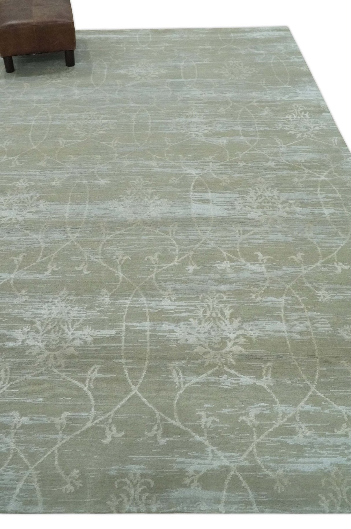 Gray and Silver Ikat Design 6x9 Hand knotted Wool and Viscose Area Rug