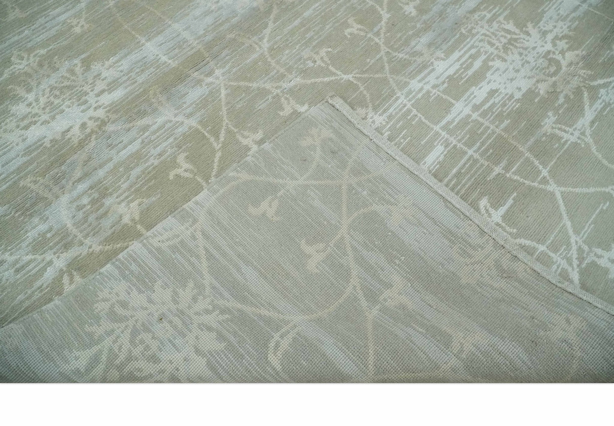 Gray and Silver Ikat Design 6x9 Hand knotted Wool and Viscose Area Rug