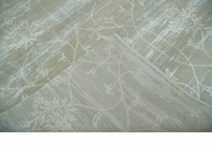 Gray and Silver Ikat Design 6x9 Hand knotted Wool and Viscose Area Rug