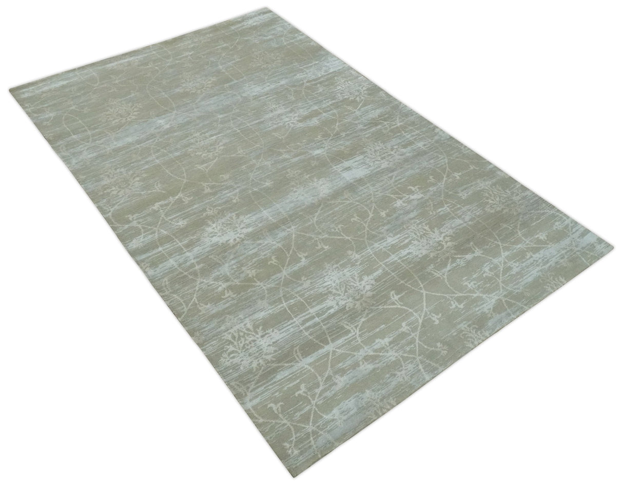 Gray and Silver Ikat Design 6x9 Hand knotted Wool and Viscose Area Rug