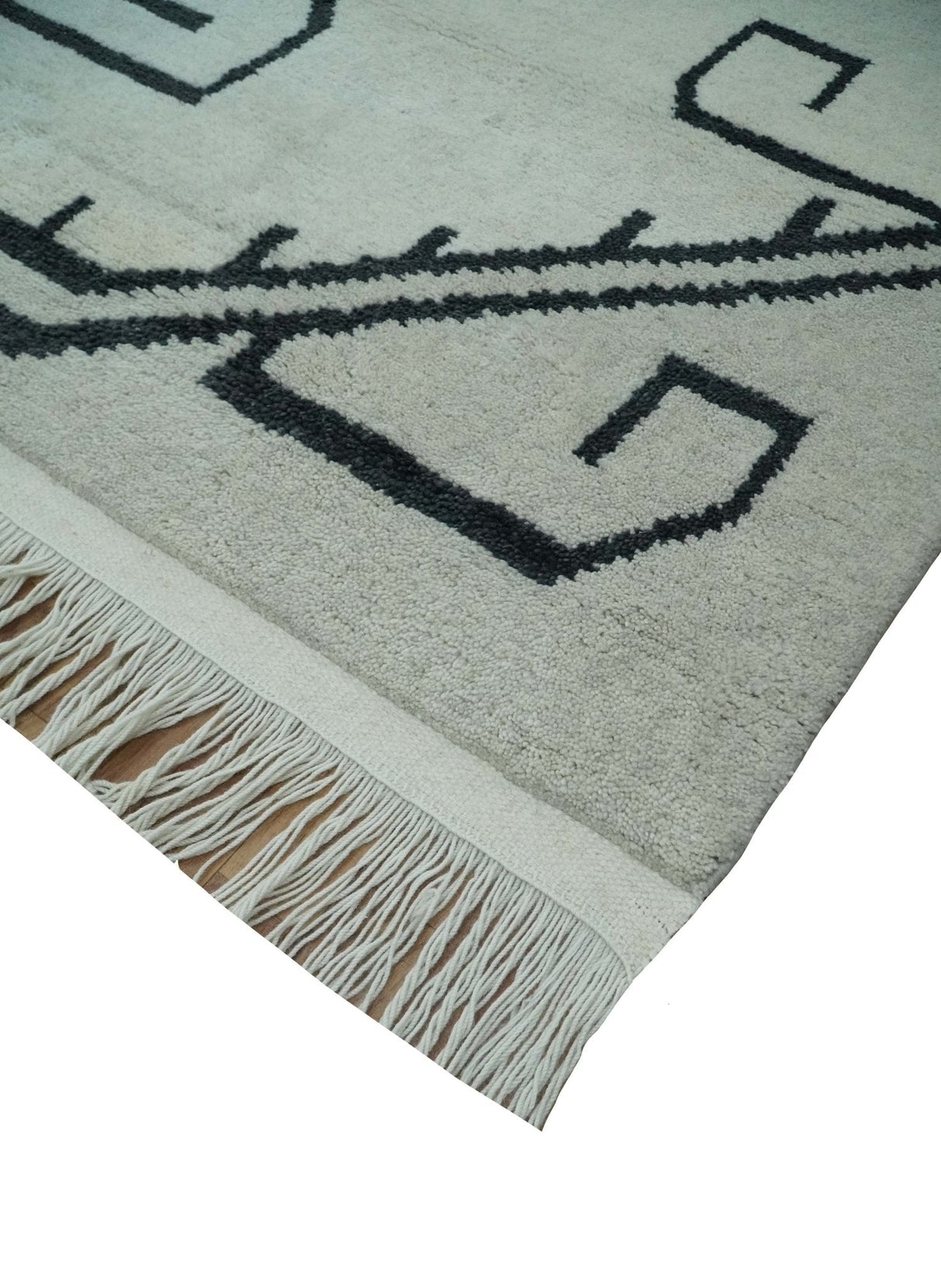 Hand Knotted 8x10 Ivory and Charcoal Wool Traditional Tribal Art Antique South Western Rug | TRDCP1292810