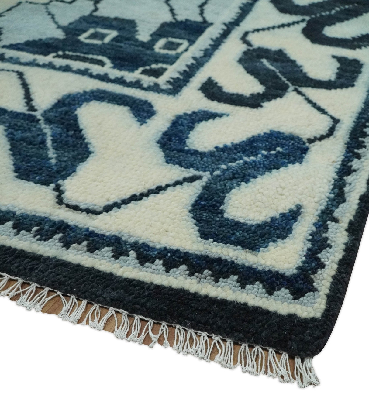 Hand Knotted Antique 8x10 Ivory and Blue Traditional Heriz Serapi Wool Rug | TRDCP859810
