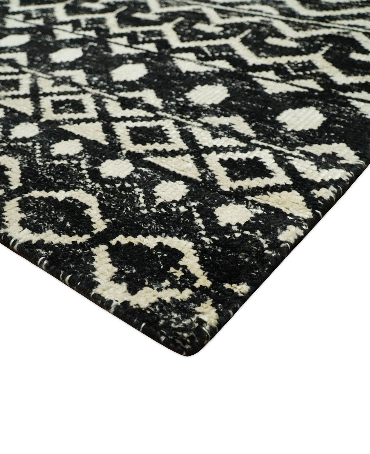 Hand Knotted Black and Ivory Modern Contemporary Southwestern Tribal Trellis Recycled Silk Area Rug | OP11