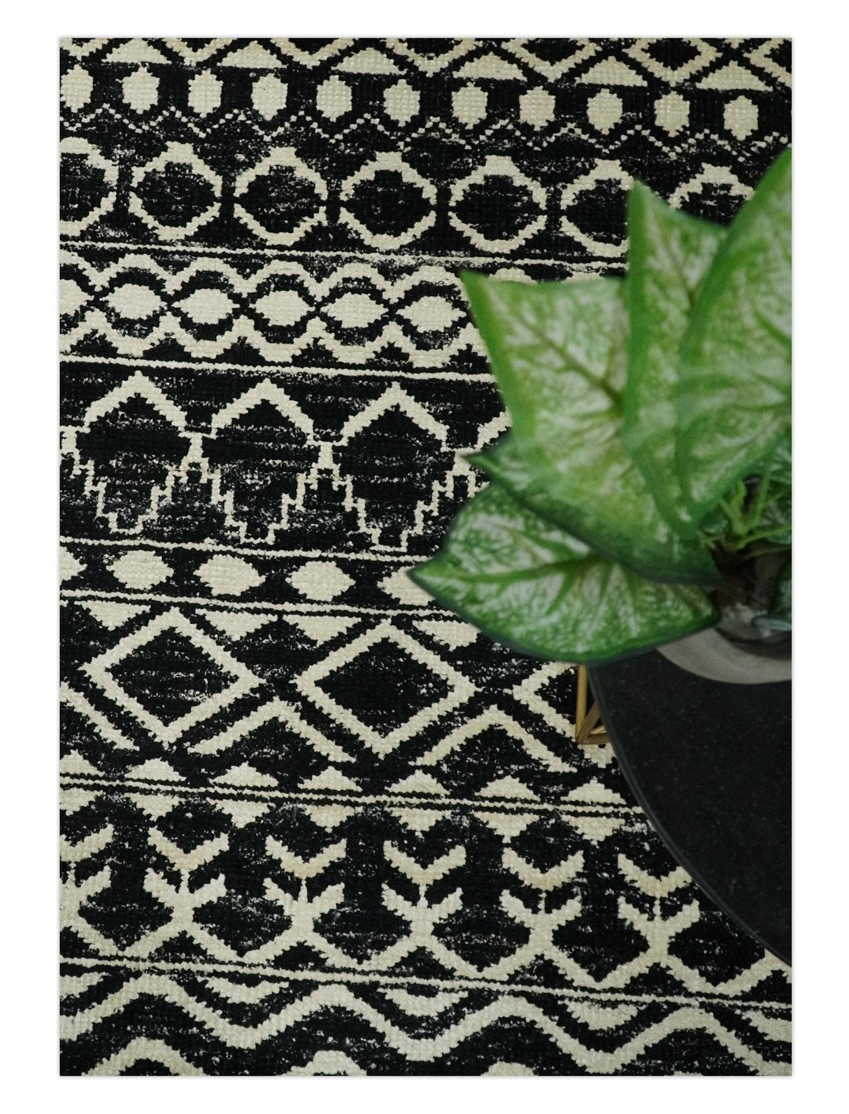 Hand Knotted Black and Ivory Modern Contemporary Southwestern Tribal Trellis Recycled Silk Area Rug | OP11