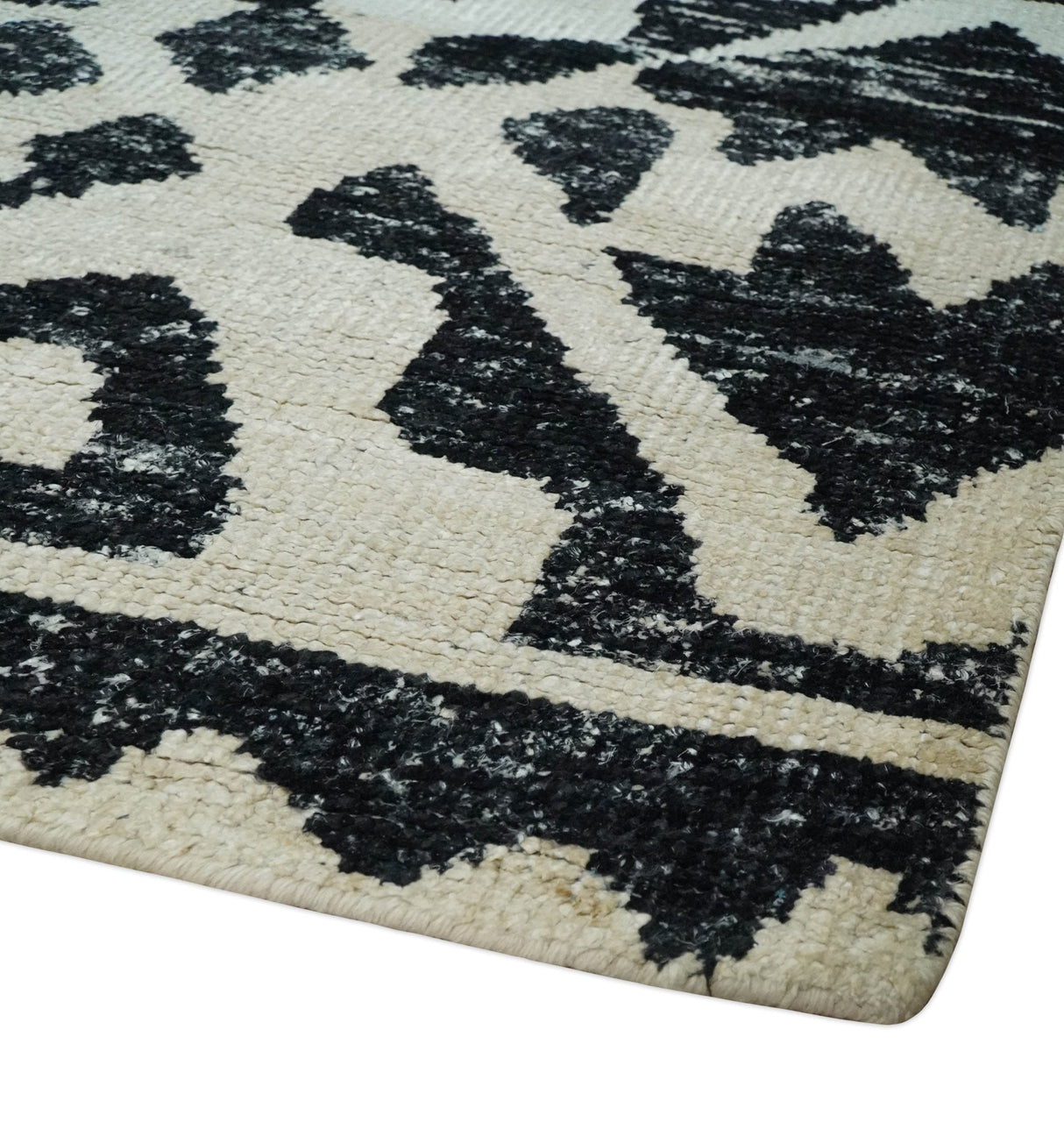 Hand Knotted Ivory and Black Antique Design Contemporary Recycled Silk Area Rug