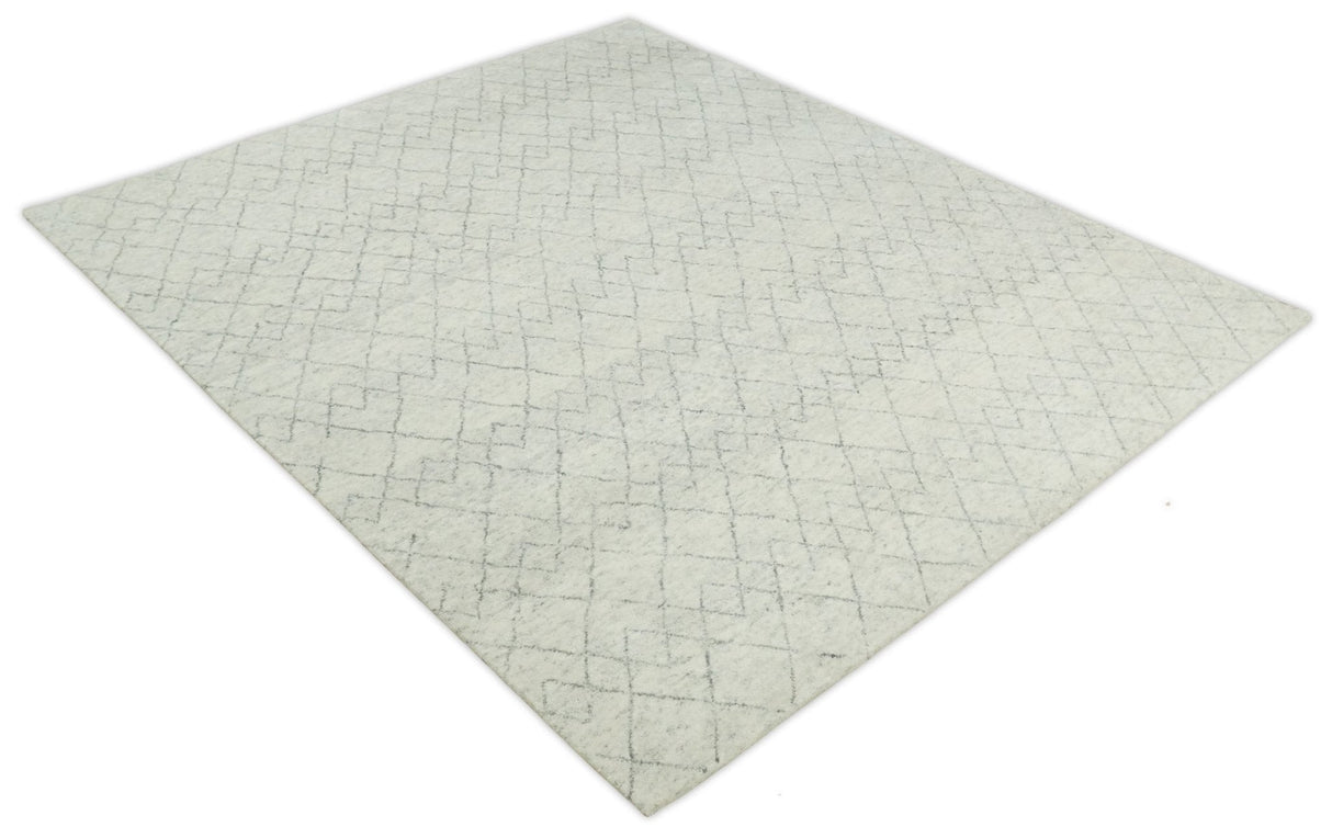Hand Knotted Ivory and Gray 8x10 and 9x12 Trellis Moroccan Rug Made with Fine Wool | TRDCP647