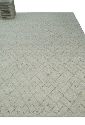 Hand Knotted Silver and Gray 9x12 Trellis Moroccan Rug Made with Fine Wool | TRDCP638912