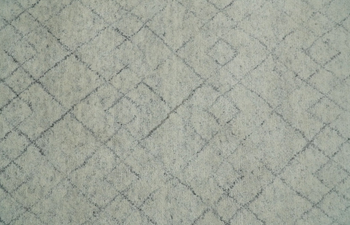 Hand Knotted Silver and Gray 9x12 Trellis Moroccan Rug Made with Fine Wool | TRDCP638912