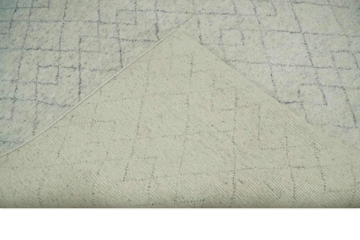 Hand Knotted Silver and Gray 9x12 Trellis Moroccan Rug Made with Fine Wool | TRDCP638912