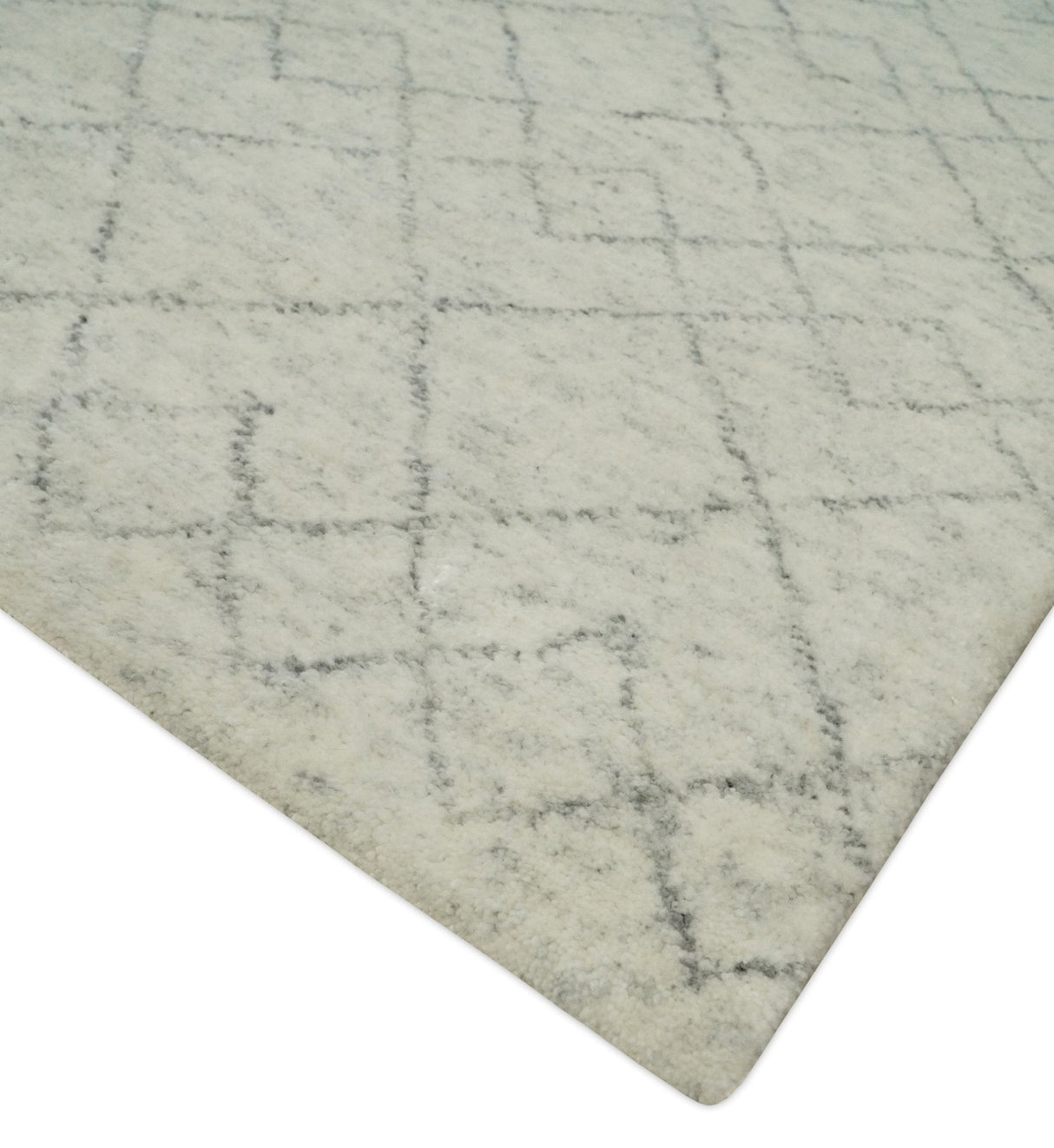 Hand Knotted Silver and Gray 9x12 Trellis Moroccan Rug Made with Fine Wool | TRDCP638912