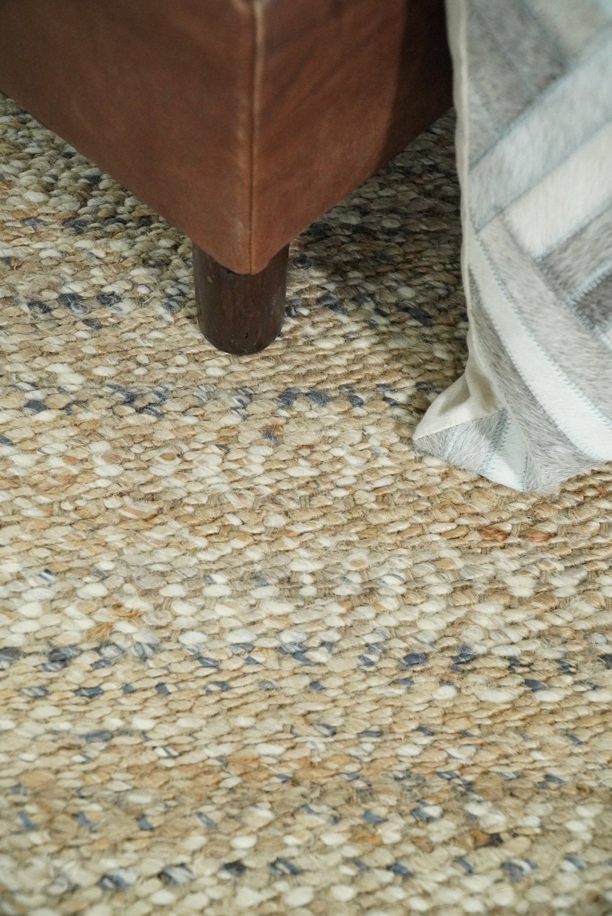 Hand Woven 100% Natural Fiber Brown Natural Jute and Wool Rug | JR10