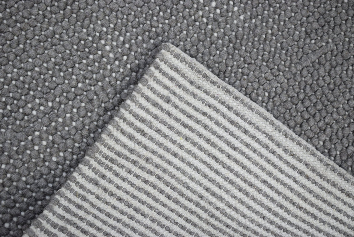 Hand Woven Chunky Fine Wool Contemporary Solid Area Rug