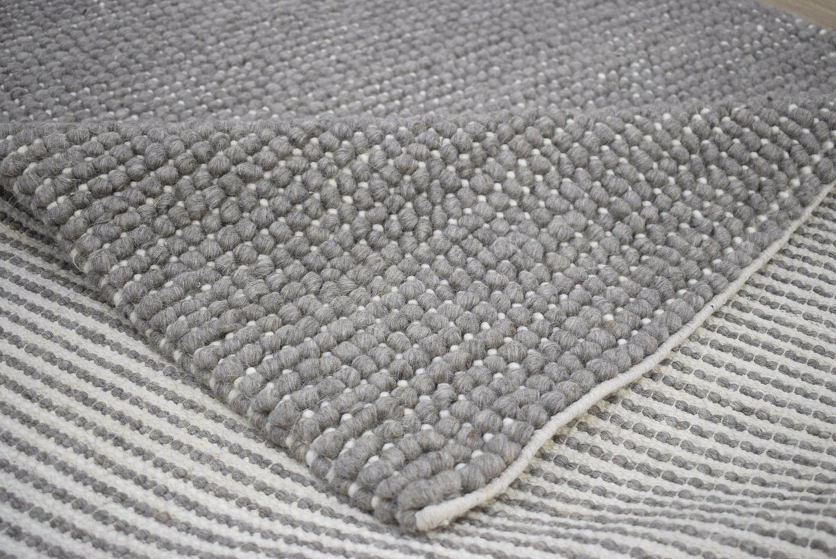 Hand Woven Chunky Fine Wool Contemporary Solid Area Rug