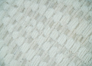 Hand carved Ivory Traditional Geometrical Pattern Hand Knotted 7.10x9.8 Wool Area Rug