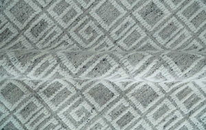 Hand carved Silver and Charcoal Traditional Geometrical Pattern Hand Knotted 8.2x10.6 Wool Area Rug